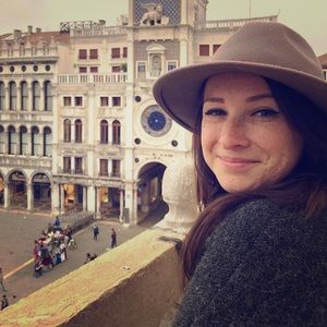 Meet your Posher, Emily